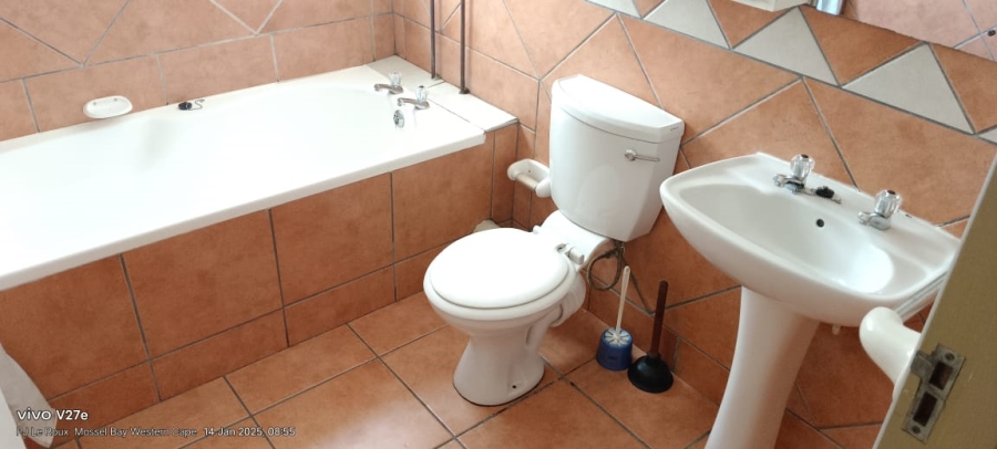 2 Bedroom Property for Sale in Hartenbos Central Western Cape